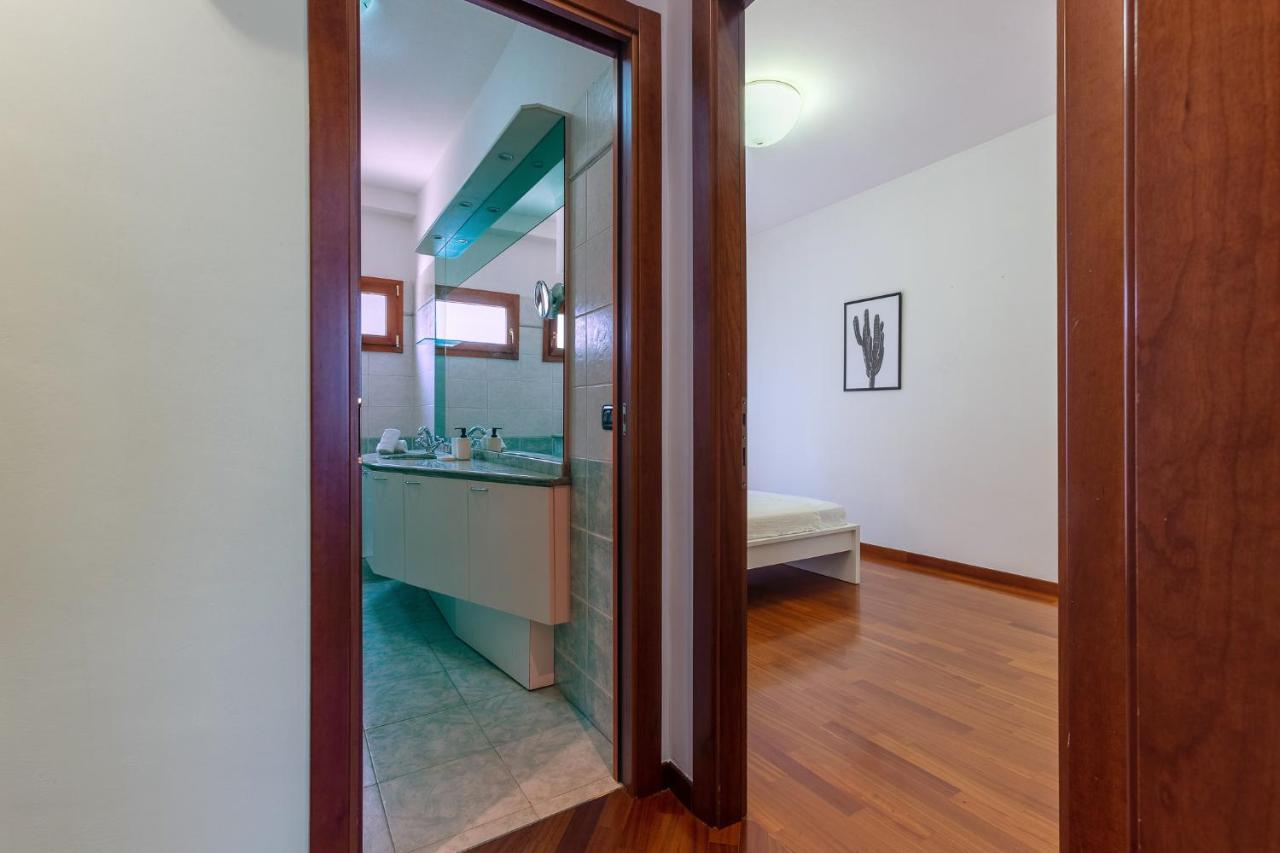 Prospettiva Corso Giovecca Apartment แฟร์รารา ภายนอก รูปภาพ
